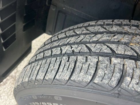 Used 2007 Mitsubishi Endeavor LS image 11