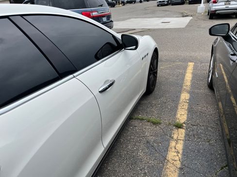 Used 2018 Maserati Ghibli S Q4 AWD/4WD image 17