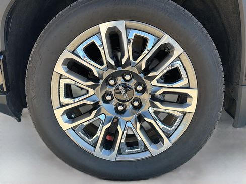 Used 2024 GMC Sierra 1500 Denali Ultimate image 42