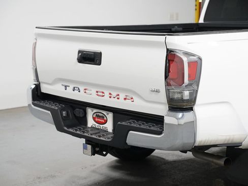 Certified 2022 Toyota Tacoma SR5 RWD image 9
