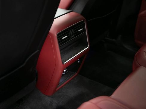 Certified 2022 Porsche Cayenne image 26
