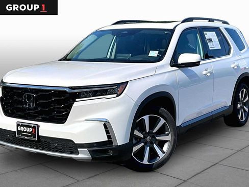 Used 2025 Honda Pilot Elite image 1