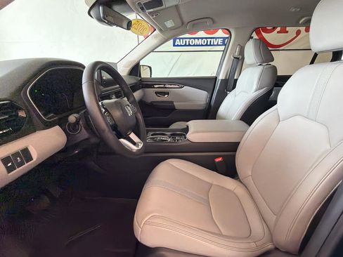 Used 2025 Honda Pilot EX-L image 13