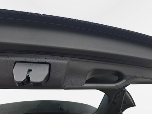 Used 2020 Jeep Cherokee Trailhawk w/ Comfort/Convenience Group image 17