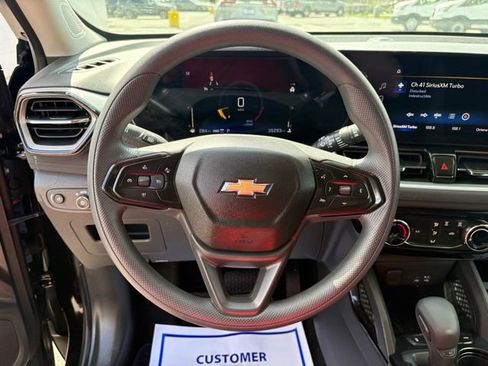 Used 2025 Chevrolet TrailBlazer LT AWD/4WD image 15
