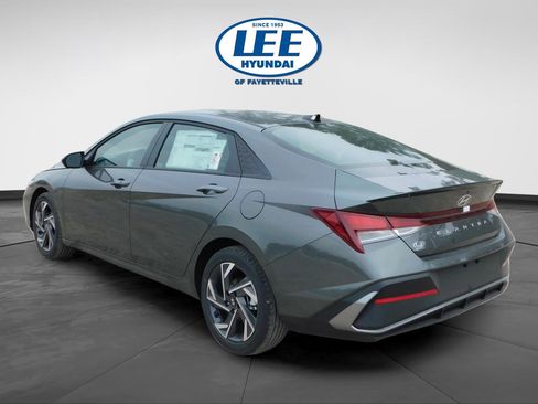 Used 2025 Hyundai Elantra Sport image 5