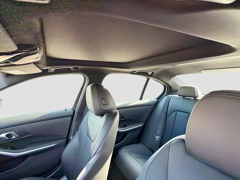 Used 2025 BMW 330i Sedan image 26