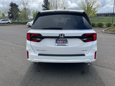 Used 2025 Honda Odyssey Sport-L image 4