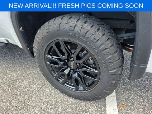 Used 2019 GMC Sierra 1500 SLT w/ SLT Premium Plus Package AWD/4WD image 7