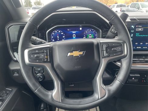 Used 2023 Chevrolet Silverado 1500 LT AWD/4WD image 14