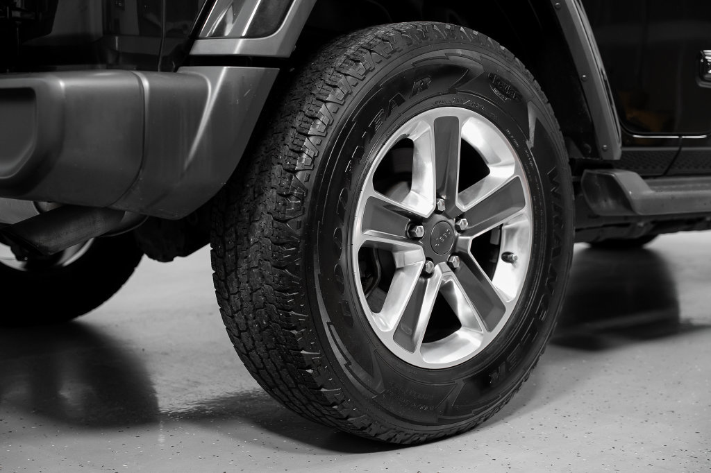 Used 2021 Jeep Wrangler Unlimited Sahara AWD/4WD image 8