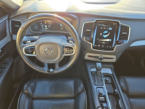 Used 2020 Volvo XC90 T6 R-Design image 14