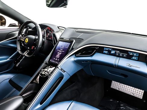 Used 2022 Ferrari Roma image 15