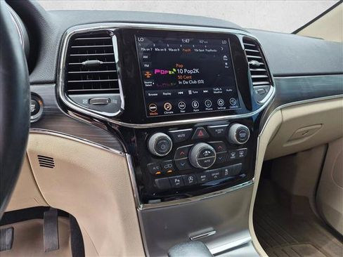 Used 2020 Jeep Grand Cherokee Limited AWD/4WD image 13