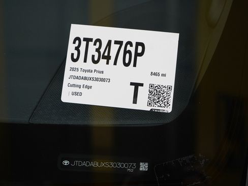 Used 2025 Toyota Prius Limited image 29