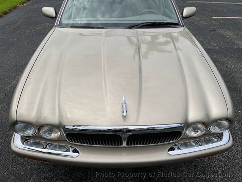 Used 2000 Jaguar XJ8 RWD image 19
