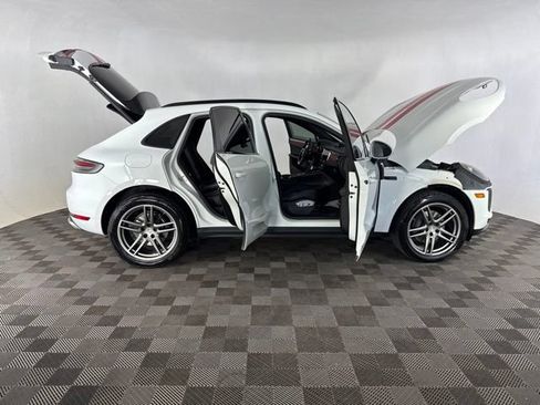 Used 2020 Porsche Macan AWD/4WD image 15
