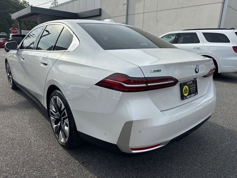 Used 2025 BMW 540i xDrive image 26