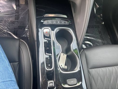 Used 2023 Buick Envision Avenir AWD/4WD image 15