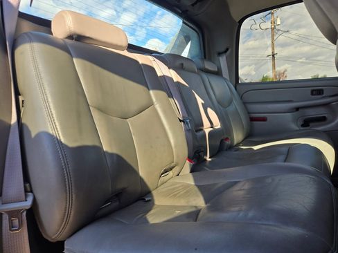 Used 2005 Chevrolet Avalanche LT w/ Preferred Equipment Group image 18