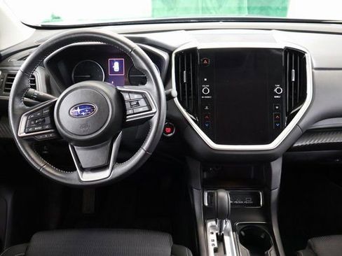 Used 2024 Subaru Ascent Premium w/ Convenience Package image 16