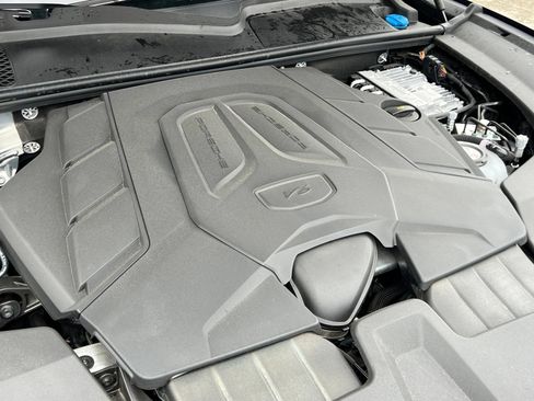 Certified 2026 Porsche Cayenne E-Hybrid AWD/4WD image 38