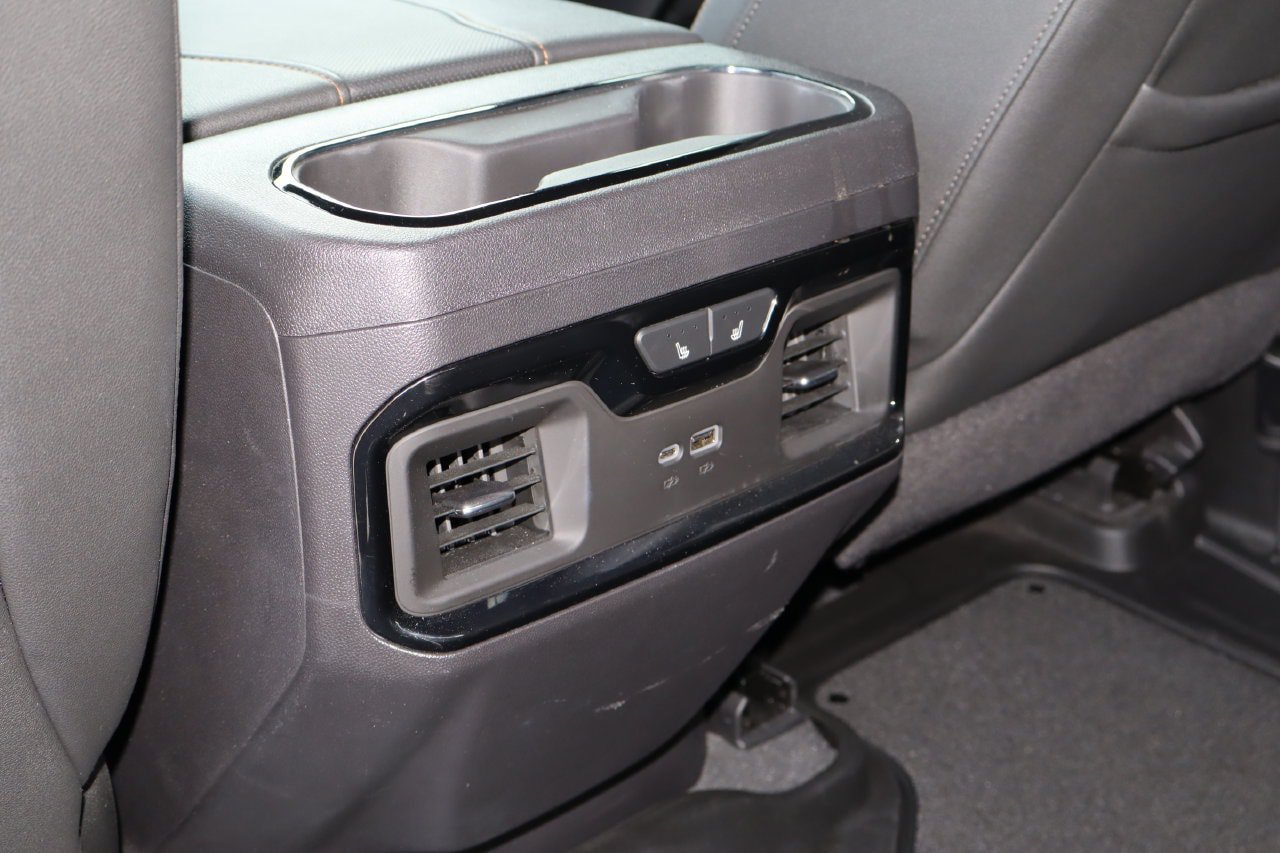 Used 2024 GMC Sierra 1500 AT4 w/ Technology Package AWD/4WD image 19