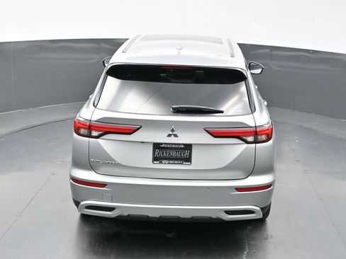 Used 2024 Mitsubishi Outlander SE image 42