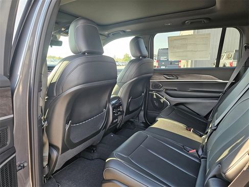 New 2025 Jeep Grand Cherokee L Limited w/ Black Appearance Package image 12