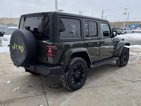 Used 2023 Jeep Wrangler Unlimited Sahara w/ Cold Weather Group image 5