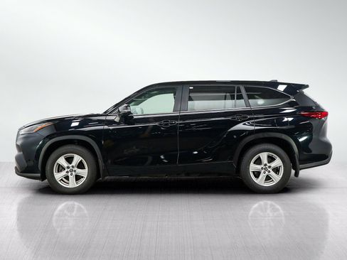 Used 2023 Toyota Highlander L AWD/4WD image 2