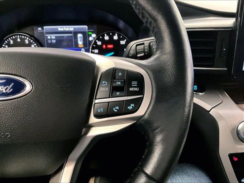 Used 2022 Ford Explorer XLT w/ Equipment Group 202A image 18