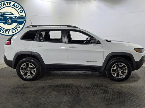 Used 2019 Jeep Cherokee Trailhawk w/ Comfort/Convenience Group AWD/4WD image 8