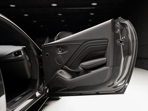 Used 2022 Aston Martin V8 Vantage image 58