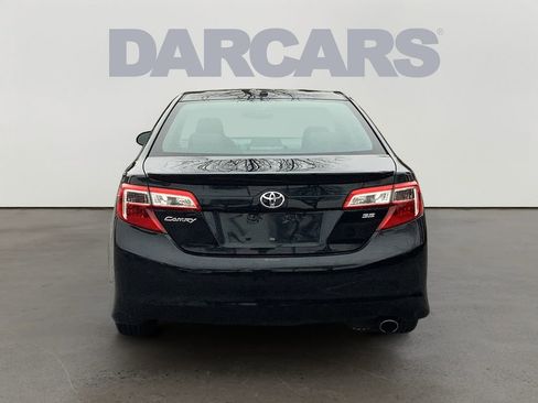 Used 2014 Toyota Camry SE image 6