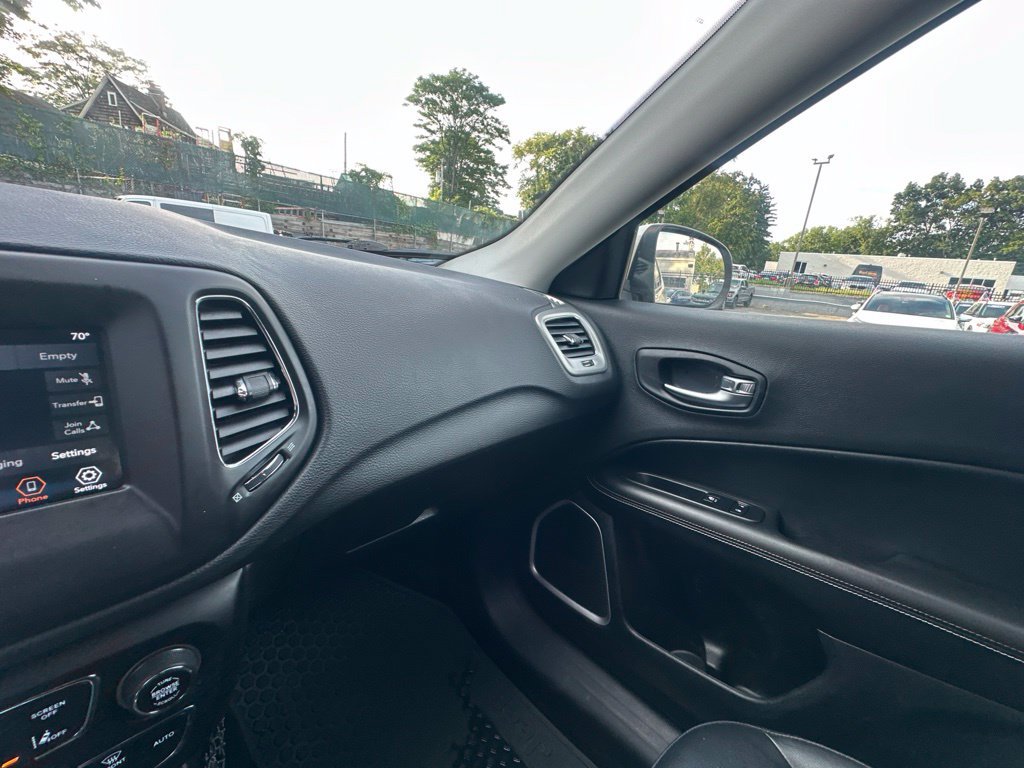 Used 2019 Jeep Compass Latitude w/ Cold Weather Group AWD/4WD image 21