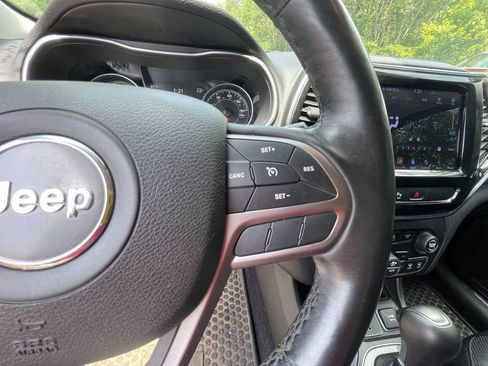 Used 2019 Jeep Cherokee Limited AWD/4WD image 16