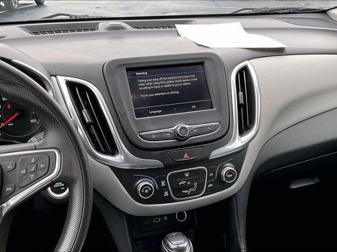 Used 2022 Chevrolet Equinox LS w/ LS Convenience Package image 6