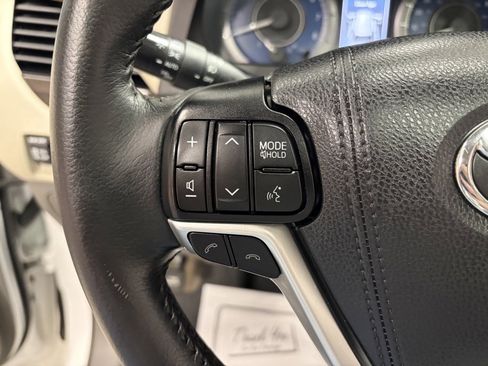 Used 2019 Toyota Sienna XLE image 15