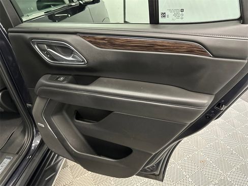 Used 2022 Chevrolet Tahoe LT w/ LT Signature Plus Package image 17