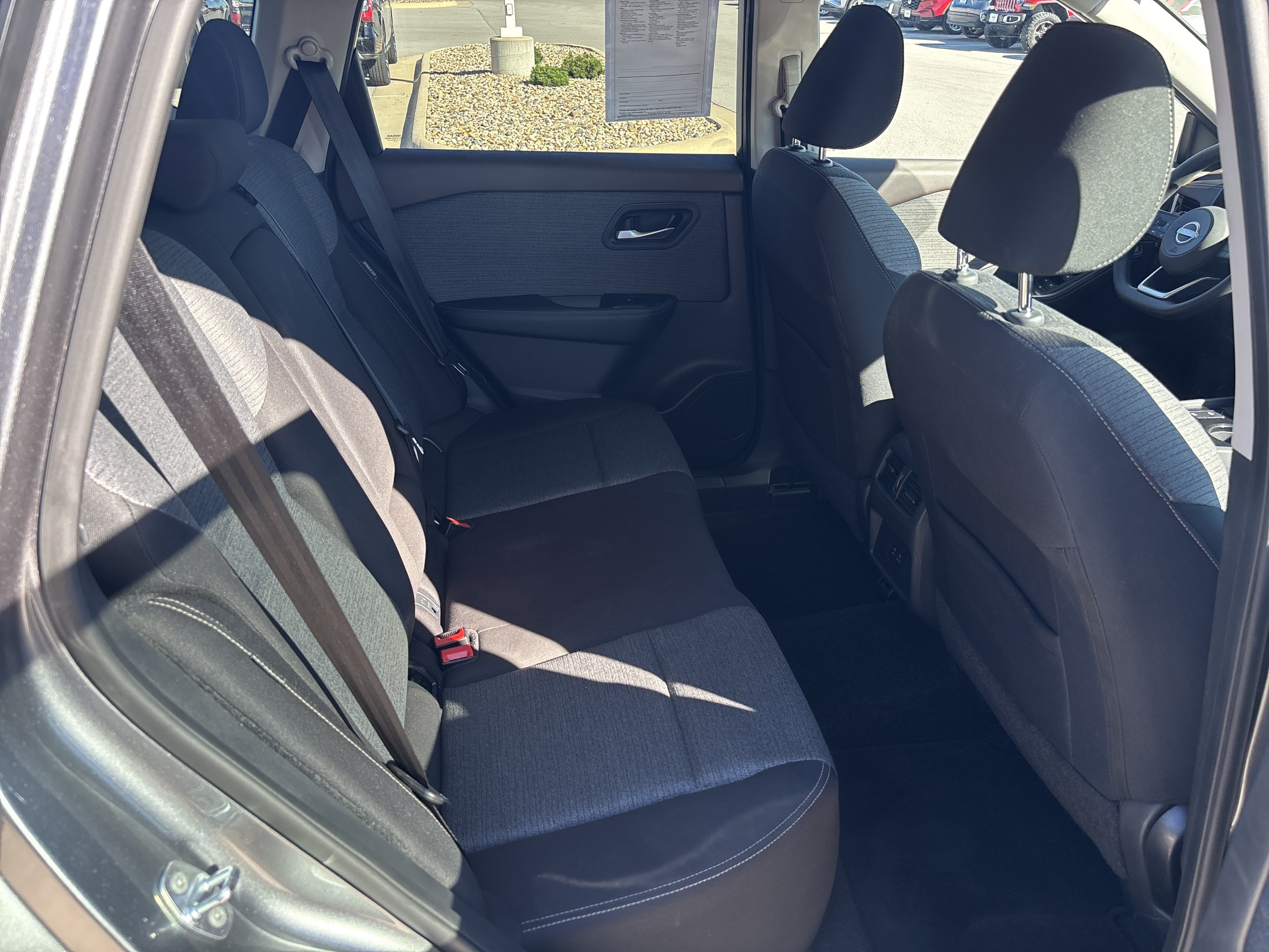 Used 2022 Nissan Rogue SV AWD/4WD image 21