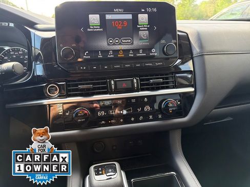 Used 2024 Nissan Pathfinder SL image 6