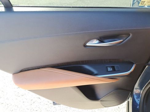 Used 2019 Cadillac XT4 Premium Luxury image 8