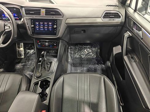 Used 2024 Volkswagen Tiguan SE R-Line image 29