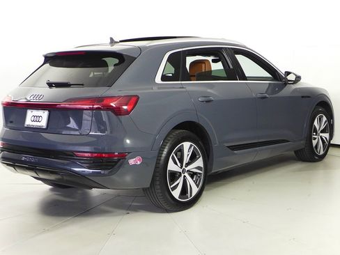 Used 2024 Audi Q8 e-tron Premium AWD/4WD image 7