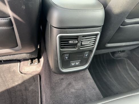 Used 2018 Chrysler 300 Limited w/ Safetytec Plus Group RWD image 17