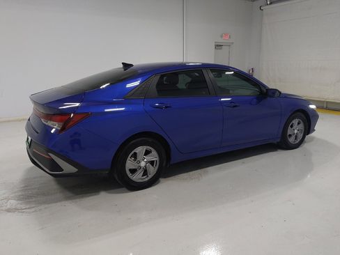 Used 2025 Hyundai Elantra SE FWD image 10