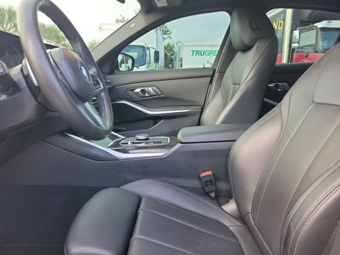 Used 2023 BMW 330i Sedan w/ M Sport Package RWD image 20
