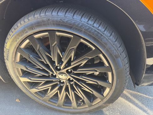 Used 2025 Hyundai Santa Fe Calligraphy image 2