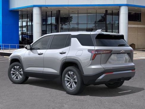 New 2026 Chevrolet Equinox LT w/ Convenience Package II FWD image 3